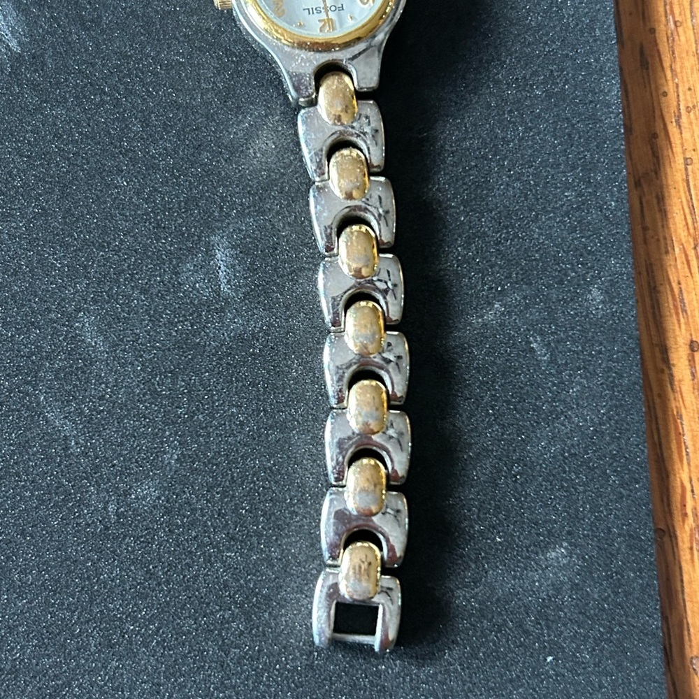 Fossil Silver and Gold Link Watch - Picture 4 of 6